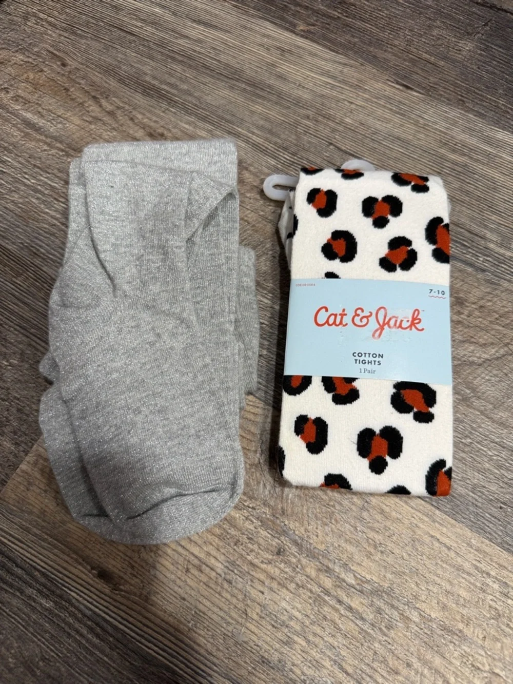 2 Cat & Jack Gray  and Cream Leopard-Print Tights